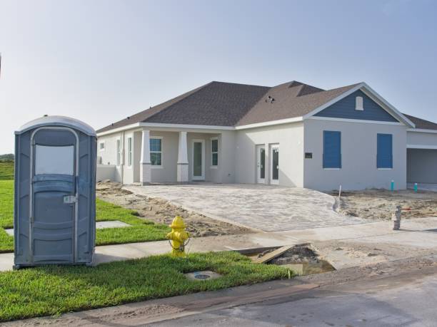 Best Porta potty delivery and setup  in Vinton, IA